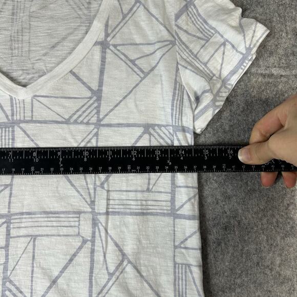 Marine Layer Shirt Womens Small V-Neck Supima Cotton Geometric Print Top - Picture 8 of 8